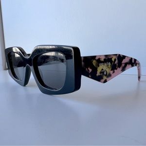 Women’s Prada sunglasses cheetah pink